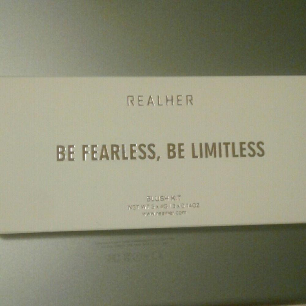 NEW Realher blush kit w/ brush